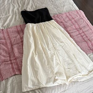 Elegant Black and Cream Maxi Dress